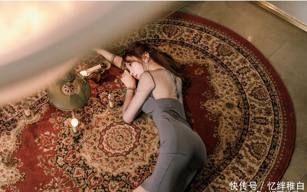  「灰蓝色」朴洙妍-石灰蓝妩媚透纱小礼裙鉴赏