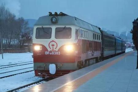 东北黑龙江最“尴尬”的火车，成真正“冻车”，厕所都不敢上？