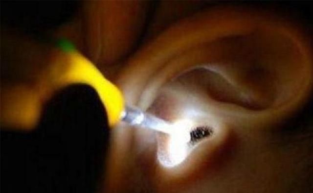 送医:5岁儿子耳朵疼,送医后医生怒斥宝妈无知:这3种东西别放孩子床头