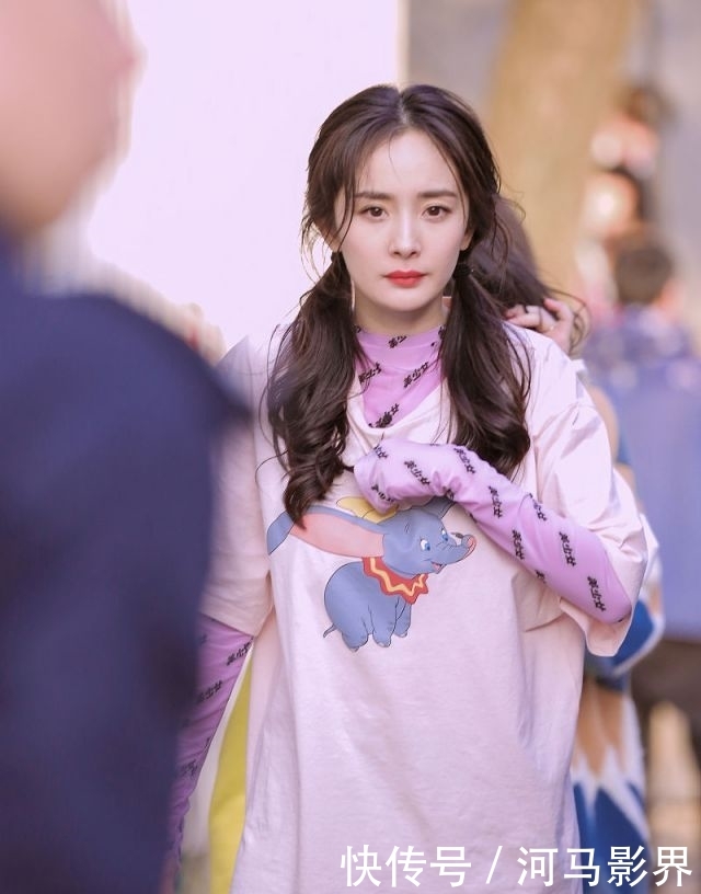  「女生」发际线高的女生，拒绝扎高马尾，太难看了，这4种扎发适合你！
