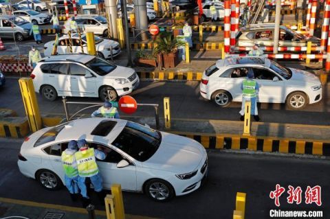  「高速」春运返程客流继续保持低位 G15沈海高速上海朱桥入沪道