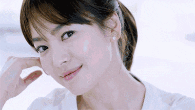 明星也有美中不足的地方，杨紫竟然去除了法令纹，原来全靠这几招