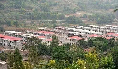 农村这4个位置的房子是“黄金地段”，农民占一处以后的生活不愁