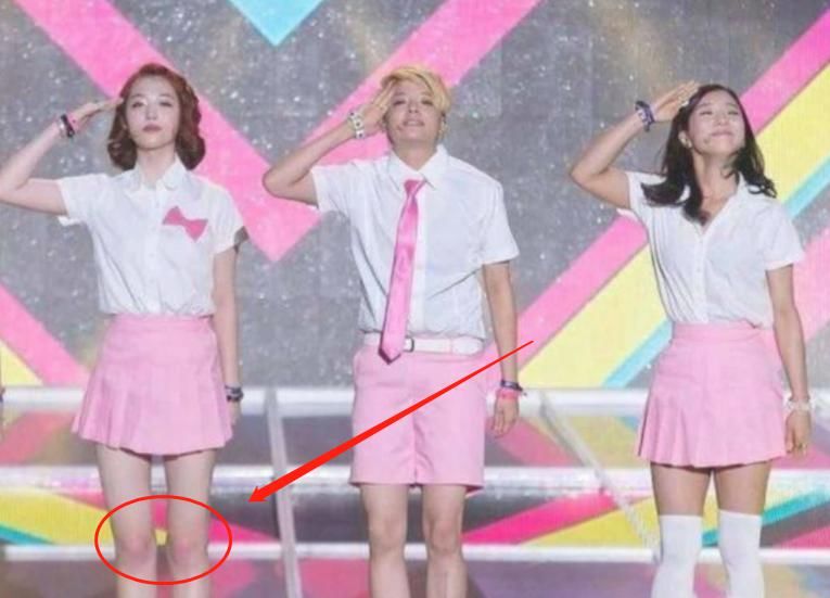  盖上涂腮红：韩国女孩为什么在膝盖处涂腮红？得知原因后，很多女生都“认可”