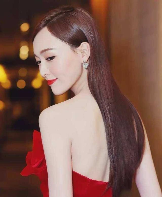 唐嫣留过的发型，第一个像极了十八岁，网友:最后那个真的好土啊