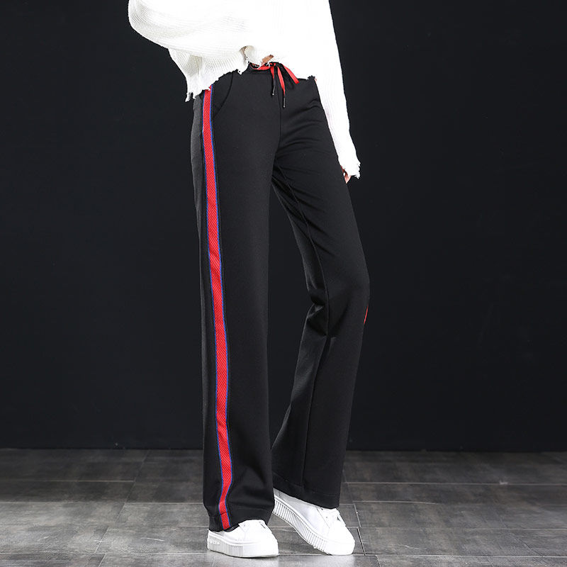 老婆腿不好看，智慧的她只穿阔腿裤，总是被人夸腿“又细又直”