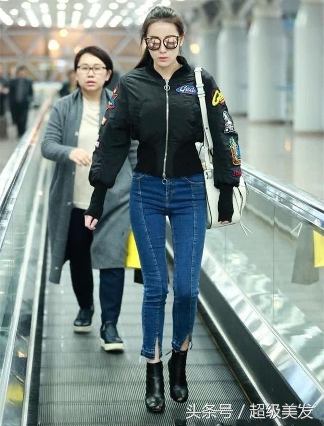 迪丽热巴的腿那么细，穿牛仔裤还那么紧，网友：快撑破了！