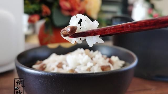  『轻松』小时候吃过粒粒分明的米饭,不用大锅捞,也能轻松吃上,真不错