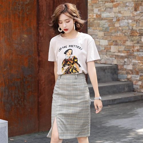 老婆从不穿阔腿裤，就爱穿半身裙，穿上美的让人无法自拔