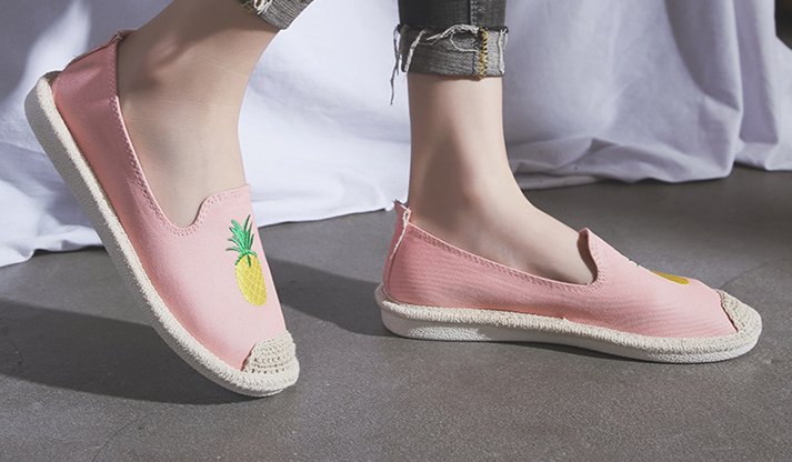 千万别因为美而忽视高跟鞋的危害，适合开车的平底鞋也可以很美