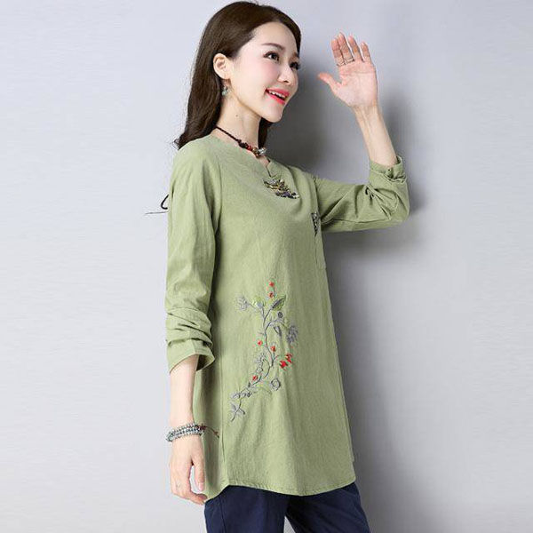 自从老妈买2件棉麻衫，连旗袍都不穿了，好看又减龄，都夸她洋气