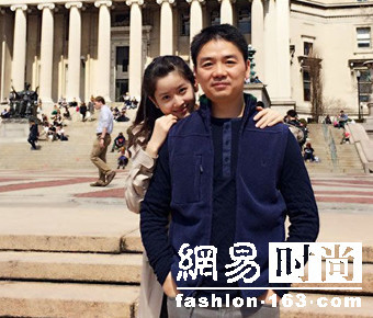 刘强东竟拿下了巴黎世家 穿衣品味也时髦的飞起