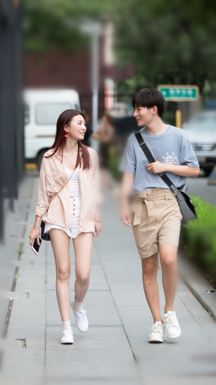 北京街拍，简单的搭配也能穿出女神范儿，让你魅力十足