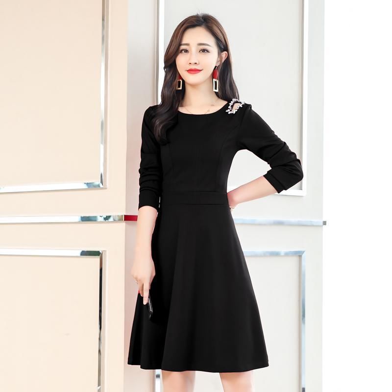 怪不得，如今的女人都在找这种秋装，真是贼美贼美的，借钱都要买