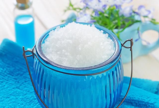 秋冬时，睡前用这几个方法洗脸，螨虫痘痘都会快速远离你