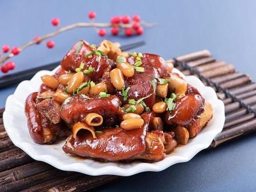  「减少」花生和它才是天生一对，每周吃2次，色斑不见了，皱纹也减少了