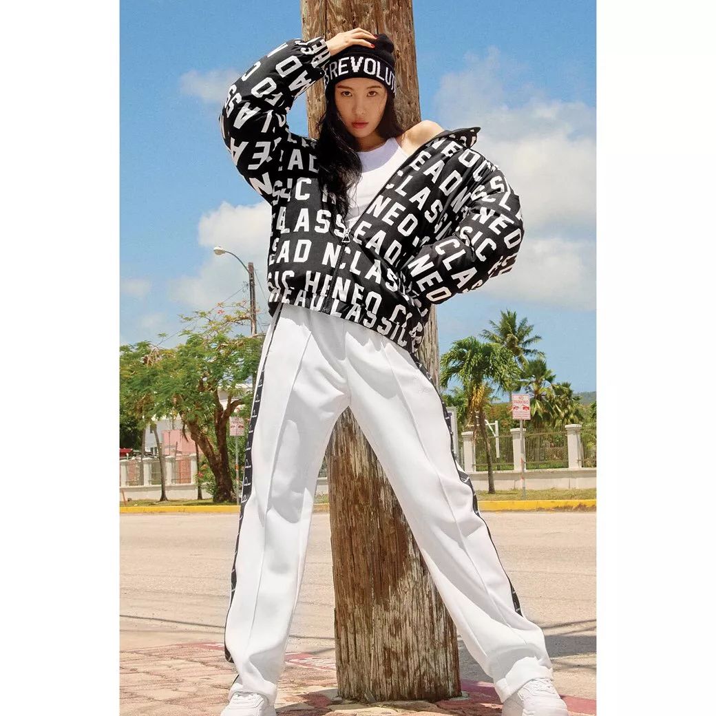 这些S型身材的"蛇精系"美少女也太性感了吧!