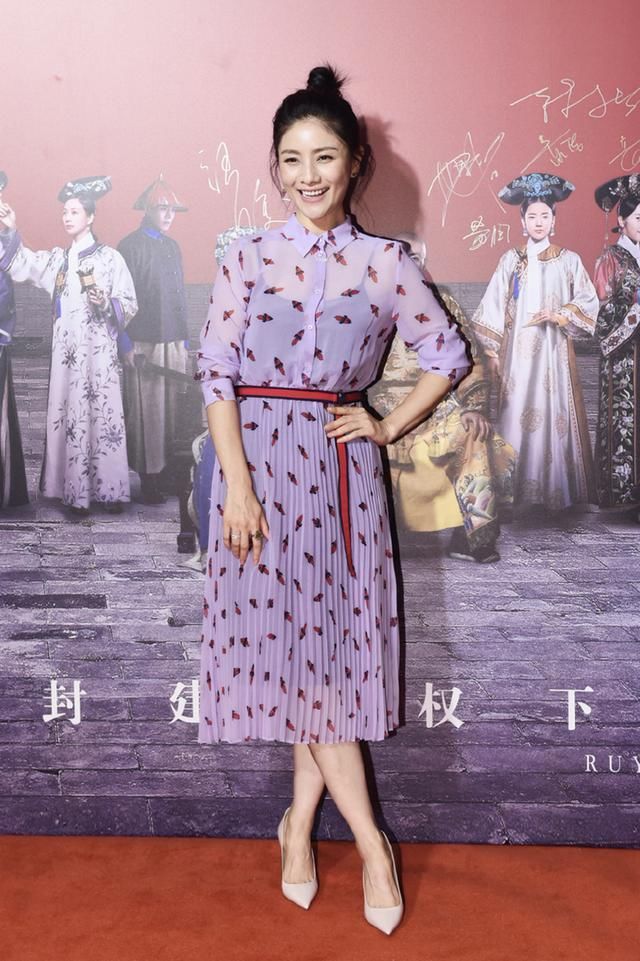 如懿传众嫔妃同框比美，董洁张钧甯时尚养眼，但都输给了43岁的她
