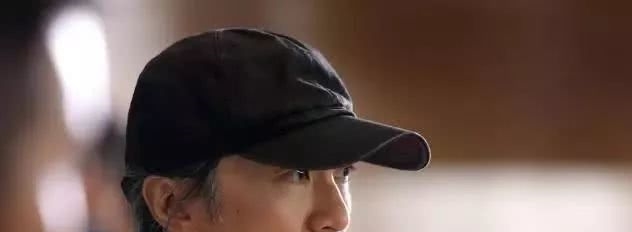 无所谓:大导演都‘’请不动‘’的演员,周星驰请她时,她还在麻雀台