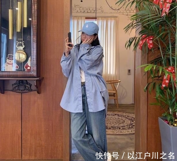 『带着几分』别纠结搭什么裙子?换它时髦指数飙升