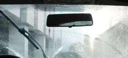 修车师傅不会告诉你，1块钱就能解决雨刷刮不净，玻璃再不留道子