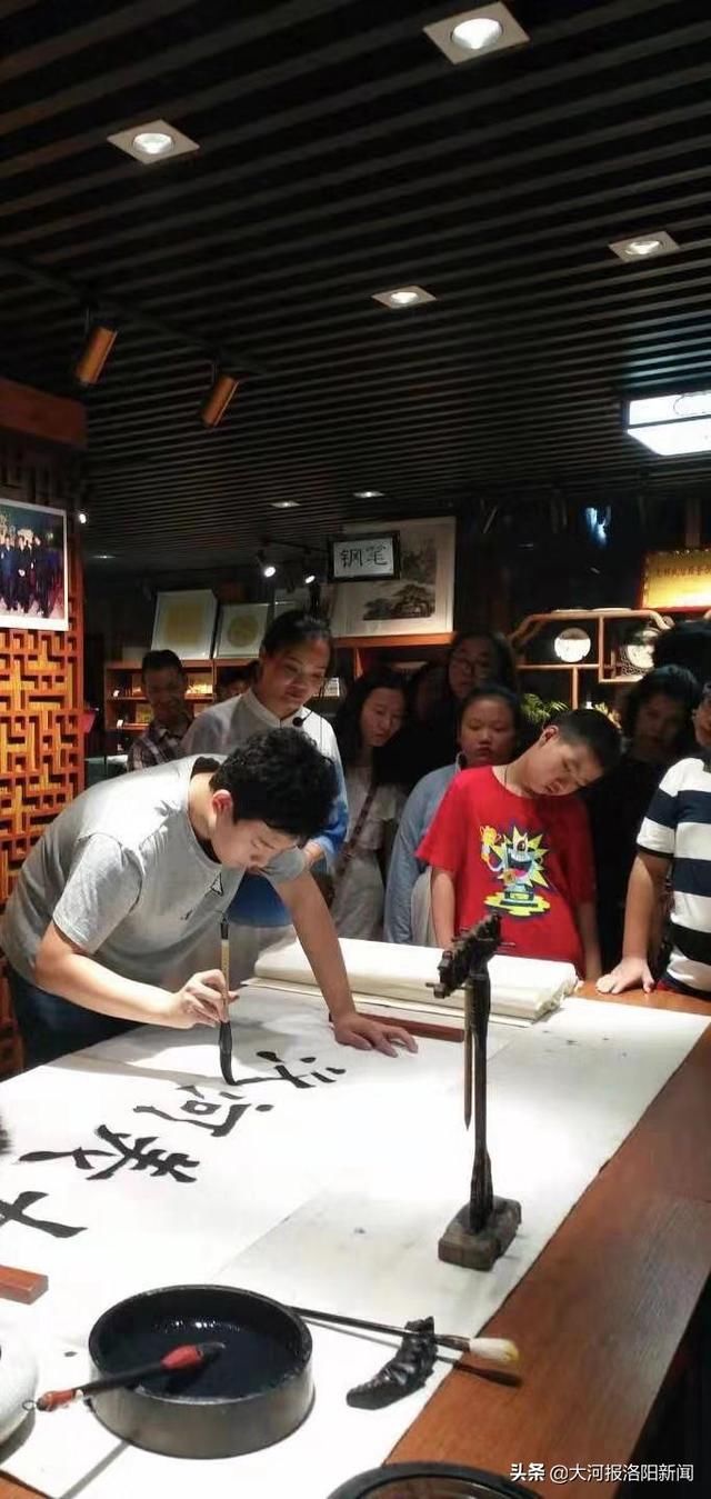 河南洛阳：央视主持人朱军回家乡祖籍孟津