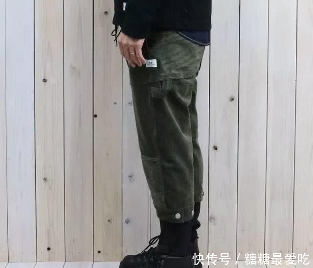  【服饰】一条“普通”的灯芯绒裤，成功吸了跨年女孩子的目光