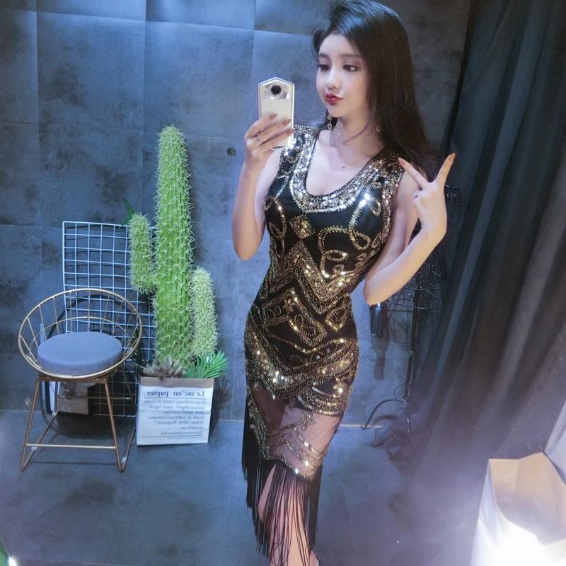 迷人身材别藏着，“流氓裙”新出炉，穿它修饰性感吸睛太美了