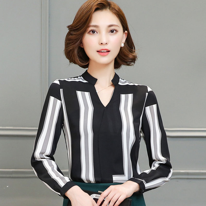 今年超流行的打底衫,优雅干练很有女人味,上身洋气炸了