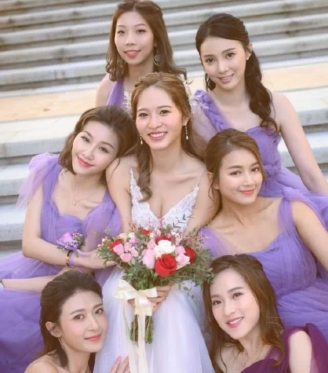  「女星」又一高颜值女星晒照官宣生子，小宝贝面露笑容超可爱