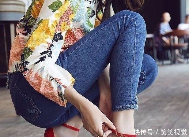 完美：细高跟做到了与身材的完美结合，高跟鞋之美