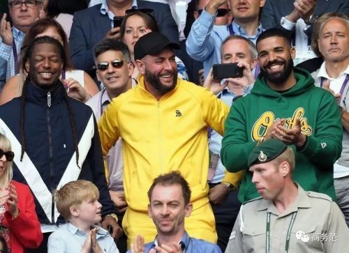 大咖名媛齐聚温网，抖森、卷福等英伦男神，穿衣甩新F4几十条街…