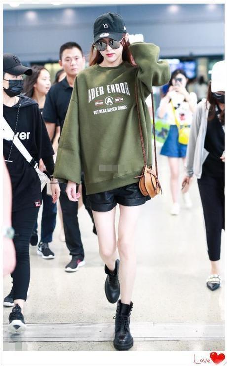 当172唐嫣穿超短裤惨败165秦岚，才知道身高和比例哪个更重要！