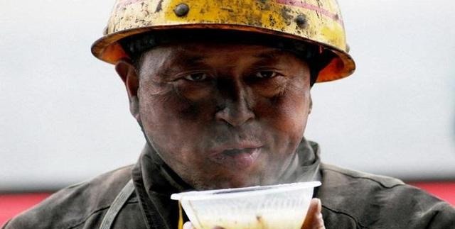 农民工父亲的辛酸：58岁还要外出打工，啥时候才能真正“退休”？