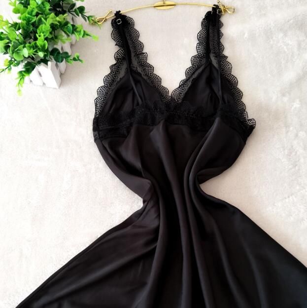 如今的睡衣真惹火，薄而不透，上身迷人又性感，太撩人