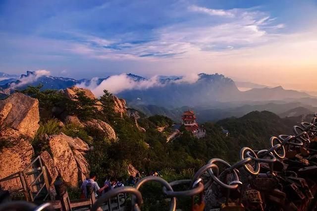 河南这个地方看日出绝对媲美泰山，云雾似天外之云，犹如人间仙境