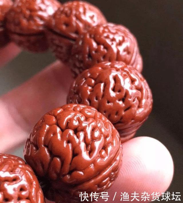  『手串』玩包浆，这六种手串最美！没玩过别说你是文玩人