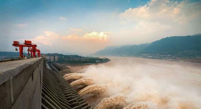 中国10大超级工程，港珠澳大桥上榜，第一名始建于百年前