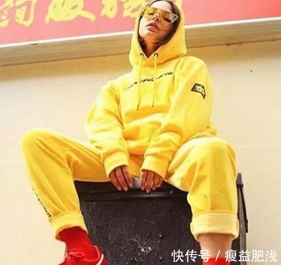 单品■让人欲罢不能的彩色单品,你穿对了吗?