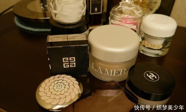 『皮肤』女人化妆时可别搞反了BB霜和防晒霜,顺序弄反了,不黑才怪