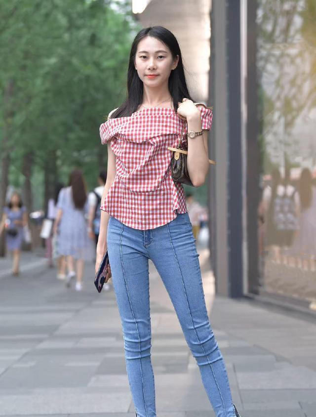  [气质]百搭不过牛仔裤,穿上美感十足,彰显女神时尚魅力,散发青春气质