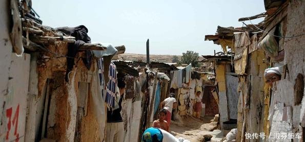 印度游客来中国，在超市买了一瓶矿泉水，直呼这个水的味道不对