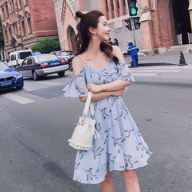 终于找到了，比旗袍还高雅，比短袖还时尚的连衣裙，美的让人嫉妒