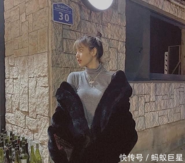 『气质』BLACKPINK的Lisa也迷上这件温暖又可爱的气质外套