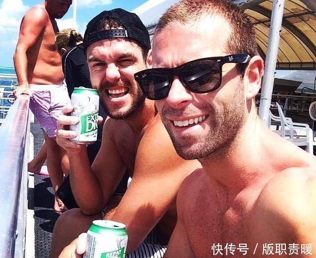  #深感#为何老外在中国待久了都不愿意回国呢原因使人深感自豪！