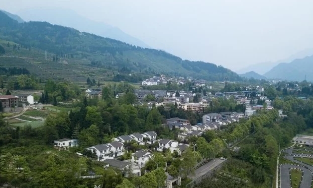 四川一“黑马”县城，迎高铁机场“双管齐下”，未来或将势不可挡