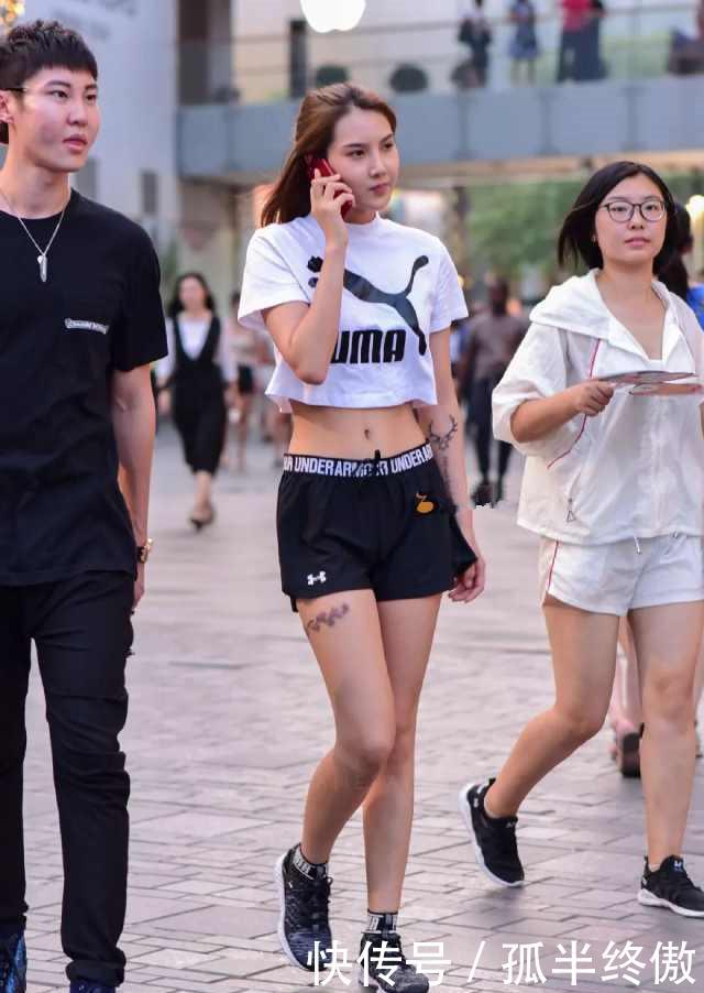  [打造]街拍：飘逸长裙打造清新女神范儿，利落穿搭塑造时髦精致风！