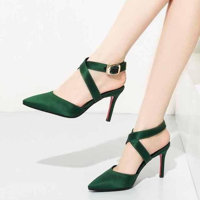 高跟诠释性感，尖头引领潮流