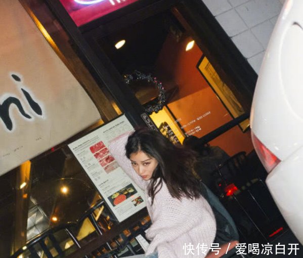 倪妮厉害呀！为显腿长脚踩两根针站一刻钟，脚背脚尖垂成一条线