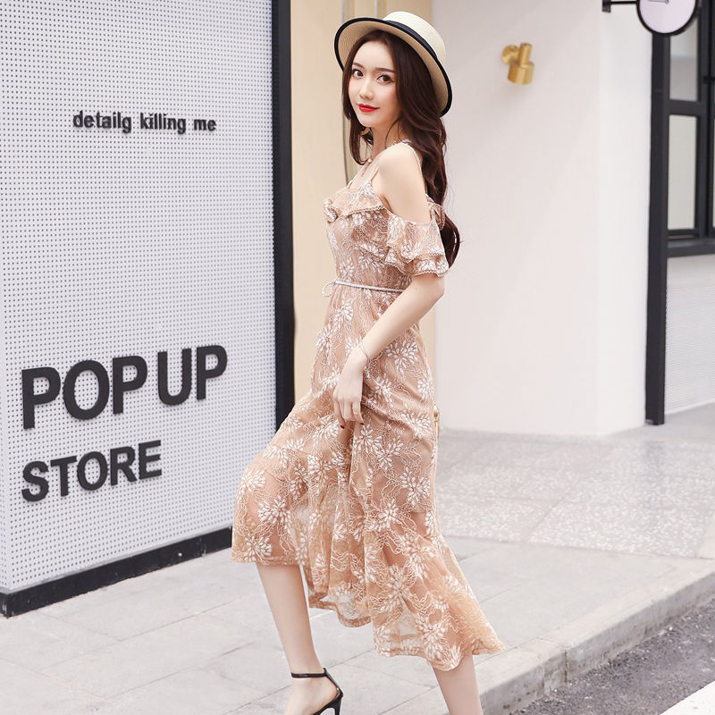 不得了，男人看了就怦然心动的连衣裙，女人穿的显温柔，韵味十足